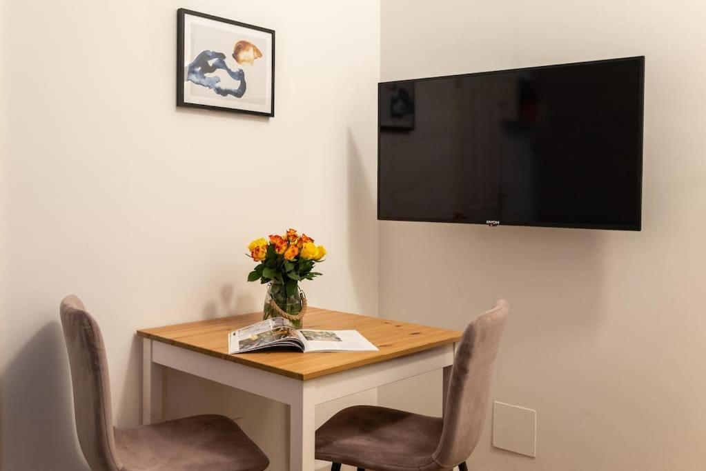Compact Near Center By Hm Apartamento Viena