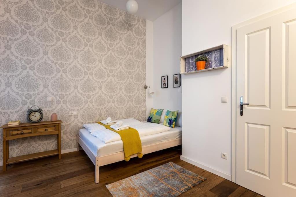 Compact Near Center By Hm Viena